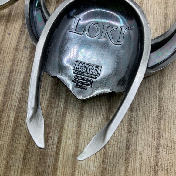 Loki's Helmet Marvel Universe The Avengers Key Ring Chain - Picture 2 of 6